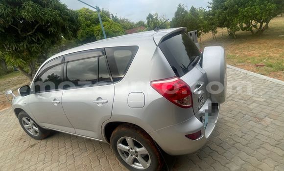 Nunua Ilio tumika Toyota RAV4 Fedha Gari ndani ya Maputo nchini Maputo Nunua Ilio tumika Toyota RAV4 Fedha Gari ndani ya Maputo nchini Maputo