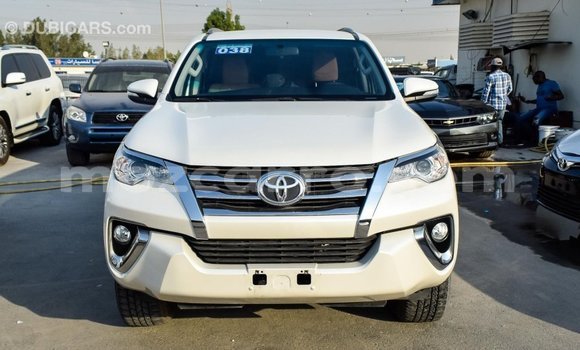 Comprar Importar Toyota Fortuner Branco Carro em Import - Dubai em Cabo Delgado Comprar Importar Toyota Fortuner Branco Carro em Import - Dubai em Cabo Delgado