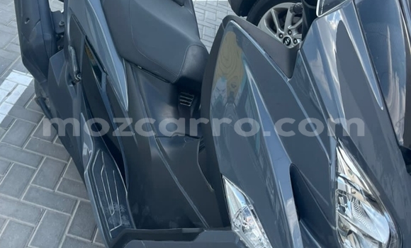 Comprar Usado Suzuki Burgman Bege Moto em Maputo em Maputo