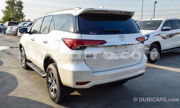 Comprar Importar Toyota Fortuner Branco Carro em Import - Dubai em Cabo Delgado Comprar Importar Toyota Fortuner Branco Carro em Import - Dubai em Cabo Delgado