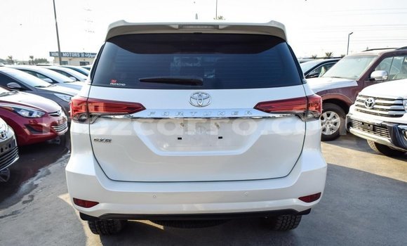 Comprar Importar Toyota Fortuner Branco Carro em Import - Dubai em Cabo Delgado Comprar Importar Toyota Fortuner Branco Carro em Import - Dubai em Cabo Delgado