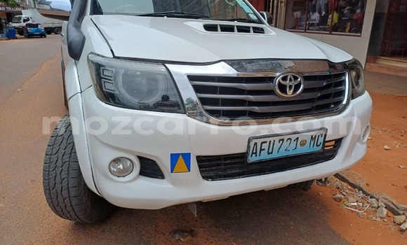 Nunua Ilio tumika Toyota Hilux Nyeupe Gari ndani ya Maputo nchini Maputo Nunua Ilio tumika Toyota Hilux Nyeupe Gari ndani ya Maputo nchini Maputo