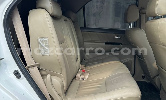 Nunua Ilio tumika Toyota Fortuner Nyeupe Gari ndani ya Maputo nchini Maputo Nunua Ilio tumika Toyota Fortuner Nyeupe Gari ndani ya Maputo nchini Maputo