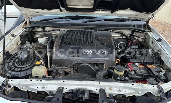 Nunua Ilio tumika Toyota Fortuner Nyeupe Gari ndani ya Maputo nchini Maputo Nunua Ilio tumika Toyota Fortuner Nyeupe Gari ndani ya Maputo nchini Maputo