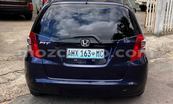 Comprar Usado Honda Fit Azul Carro em Maputo em Maputo