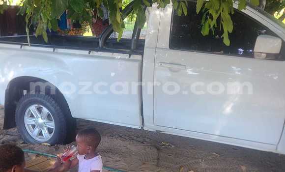 Tenga Tsaru Isuzu D-MAX Chena Mota in Maputo in Maputo Tenga Tsaru Isuzu D-MAX Chena Mota in Maputo in Maputo