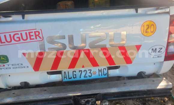 Tenga Tsaru Isuzu D-MAX Chena Mota in Maputo in Maputo Tenga Tsaru Isuzu D-MAX Chena Mota in Maputo in Maputo