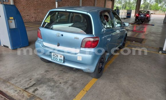 Comprar Usado Toyota Vitz Azul Carro em Maputo em Maputo