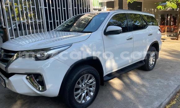 Comprar Usado Toyota Fortuner Branco Carro em Maputo em Maputo Comprar Usado Toyota Fortuner Branco Carro em Maputo em Maputo