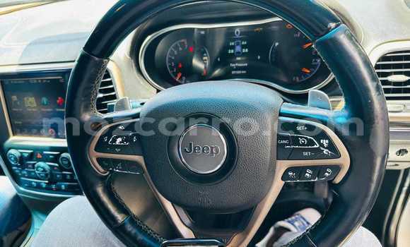 Nunua Ilio tumika Jeep Cherokee Nyeupe Gari ndani ya Maputo nchini Maputo Nunua Ilio tumika Jeep Cherokee Nyeupe Gari ndani ya Maputo nchini Maputo