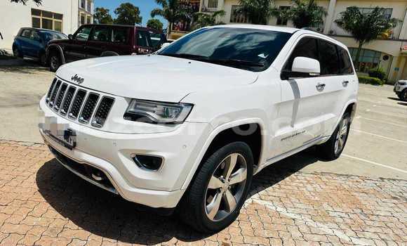 Nunua Ilio tumika Jeep Cherokee Nyeupe Gari ndani ya Maputo nchini Maputo Nunua Ilio tumika Jeep Cherokee Nyeupe Gari ndani ya Maputo nchini Maputo