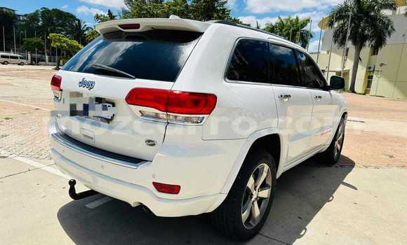 Nunua Ilio tumika Jeep Cherokee Nyeupe Gari ndani ya Maputo nchini Maputo Nunua Ilio tumika Jeep Cherokee Nyeupe Gari ndani ya Maputo nchini Maputo