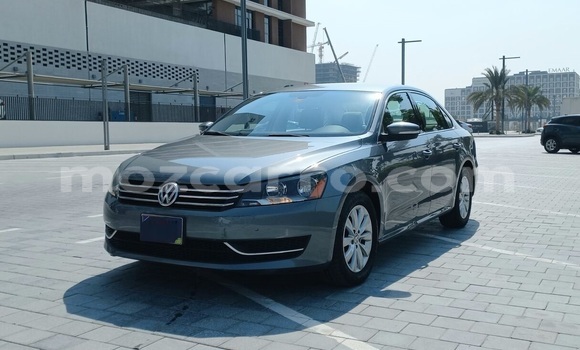 Comprar Usado Volkswagen Passat Azul Carro em Maputo em Maputo