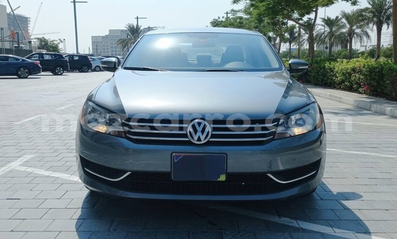Buy Used Volkswagen Passat Blue Car in Maputo in Maputo Buy Used Volkswagen Passat Blue Car in Maputo in Maputo