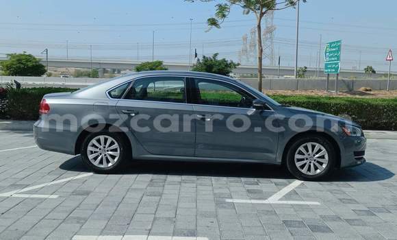 Buy Used Volkswagen Passat Blue Car in Maputo in Maputo Buy Used Volkswagen Passat Blue Car in Maputo in Maputo