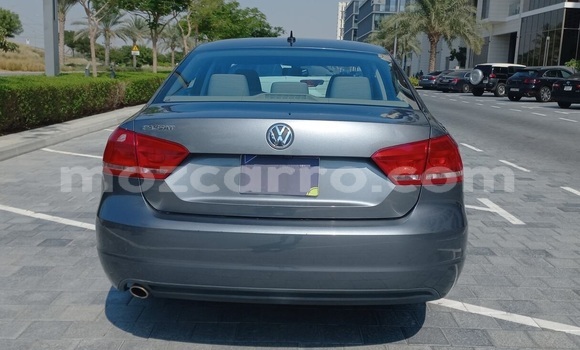 Buy Used Volkswagen Passat Blue Car in Maputo in Maputo Buy Used Volkswagen Passat Blue Car in Maputo in Maputo
