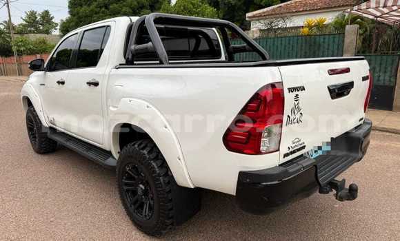 Comprar Usado Toyota Hilux Branco Carro em Maputo em Maputo Comprar Usado Toyota Hilux Branco Carro em Maputo em Maputo