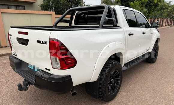 Comprar Usado Toyota Hilux Branco Carro em Maputo em Maputo Comprar Usado Toyota Hilux Branco Carro em Maputo em Maputo