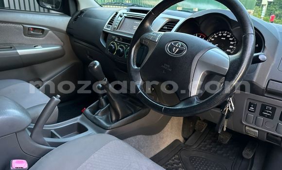 Nunua Ilio tumika Toyota Hilux Nyeupe Gari ndani ya Maputo nchini Maputo Nunua Ilio tumika Toyota Hilux Nyeupe Gari ndani ya Maputo nchini Maputo