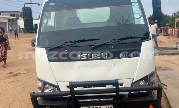 Comprar Usado Isuzu 117 Branco Carro em Maputo em Maputo