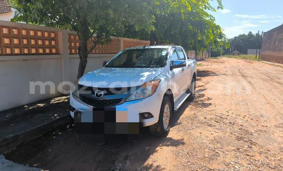 Nunua Ilio tumika Mazda BT-50 Nyeupe Gari ndani ya Maputo nchini Maputo Nunua Ilio tumika Mazda BT-50 Nyeupe Gari ndani ya Maputo nchini Maputo
