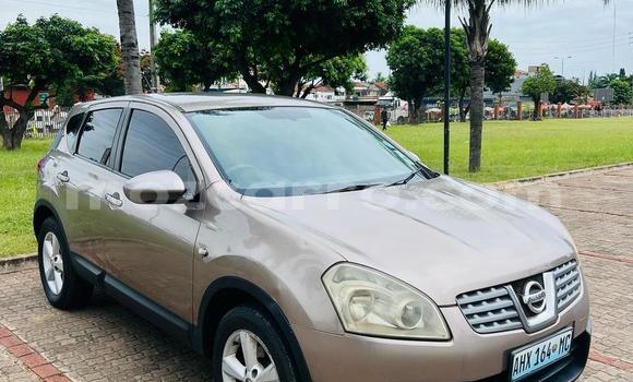 Nunua Ilio tumika Nissan Qashqai Beige Gari ndani ya Maputo nchini Maputo