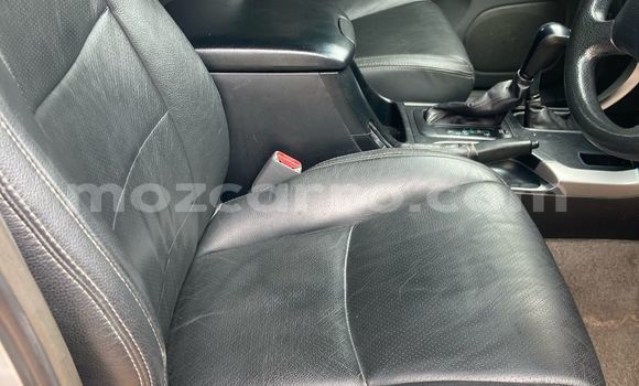 Nunua Ilio tumika Toyota Land Cruiser Prado Fedha Gari ndani ya Maputo nchini Maputo Nunua Ilio tumika Toyota Land Cruiser Prado Fedha Gari ndani ya Maputo nchini Maputo
