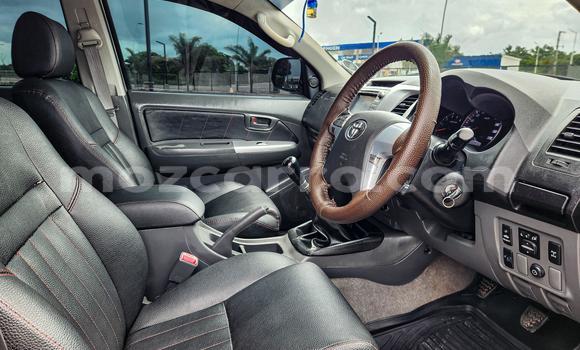 Nunua Ilio tumika Toyota Hilux Fedha Gari ndani ya Maputo nchini Maputo Nunua Ilio tumika Toyota Hilux Fedha Gari ndani ya Maputo nchini Maputo