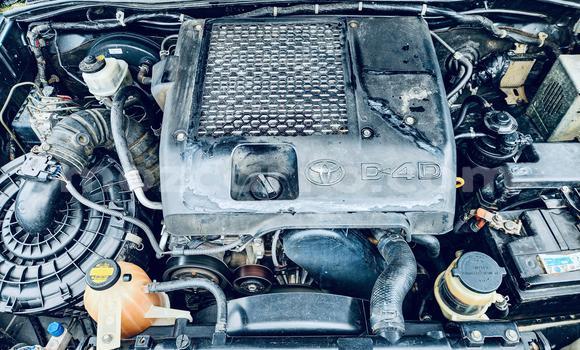 Nunua Ilio tumika Toyota Hilux Fedha Gari ndani ya Maputo nchini Maputo Nunua Ilio tumika Toyota Hilux Fedha Gari ndani ya Maputo nchini Maputo