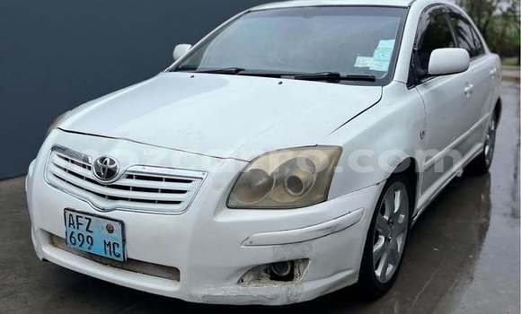 Comprar Usado Toyota Avensis Branco Carro em Maúa em Niassa Comprar Usado Toyota Avensis Branco Carro em Maúa em Niassa