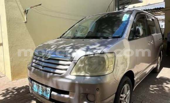 Comprar Usado Toyota Noah De outros Carro em Boane em Maputo Comprar Usado Toyota Noah De outros Carro em Boane em Maputo