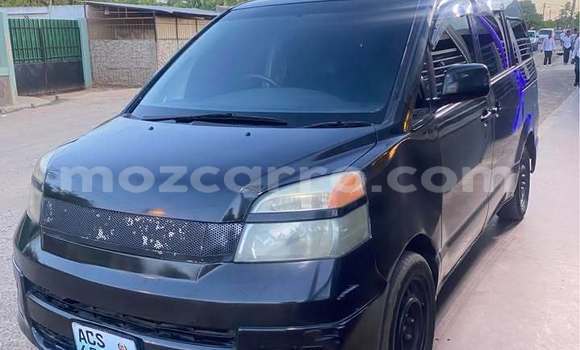 Nunua Ilio tumika Toyota Voxy Nyeusi Gari ndani ya Búzi nchini Sofala