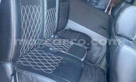 Comprar Usado Toyota Voxy Preto Carro em Búzi em Sofala Comprar Usado Toyota Voxy Preto Carro em Búzi em Sofala