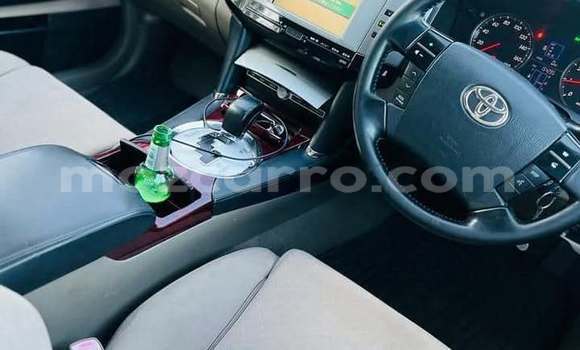 Comprar Usado Toyota Mark X Branco Carro em Catandica em Manica Comprar Usado Toyota Mark X Branco Carro em Catandica em Manica