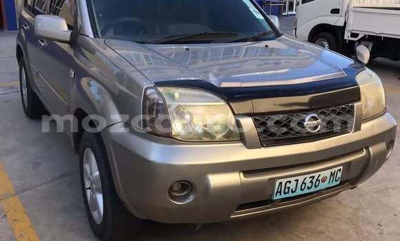 Comprar Usado Nissan X-Trail De outros Carro em Búzi em Sofala