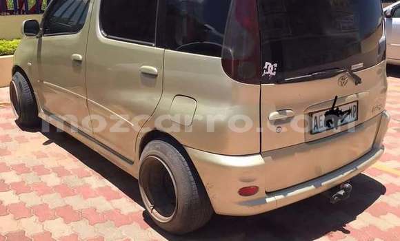Comprar Usado Toyota FunCargo De outros Carro em Búzi em Sofala Comprar Usado Toyota FunCargo De outros Carro em Búzi em Sofala