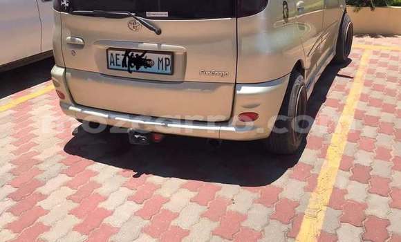 Comprar Usado Toyota FunCargo De outros Carro em Búzi em Sofala Comprar Usado Toyota FunCargo De outros Carro em Búzi em Sofala