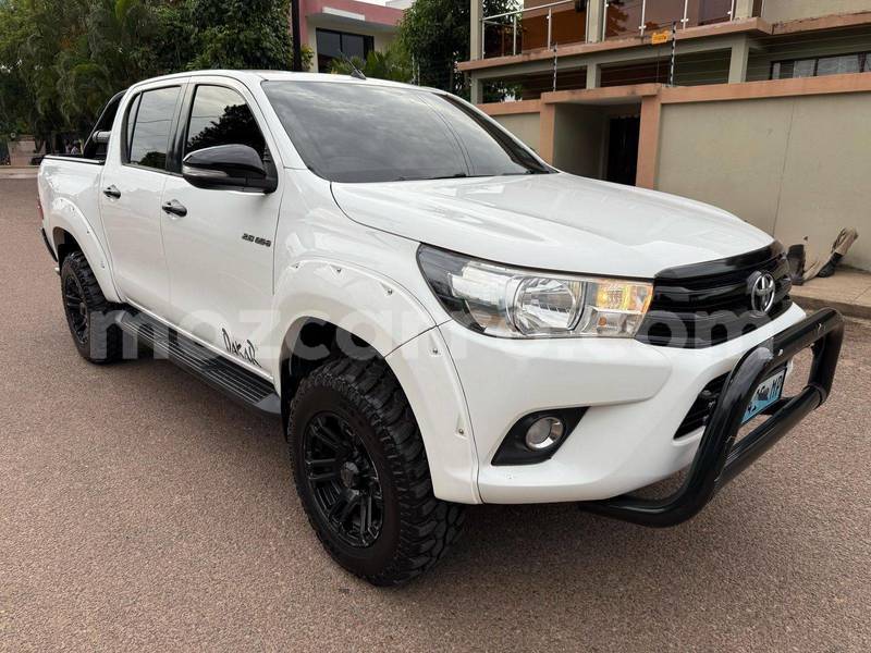 Big with watermark toyota hilux sofala caia 36393