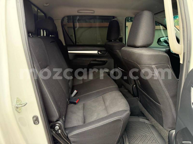 Big with watermark toyota hilux sofala caia 36393