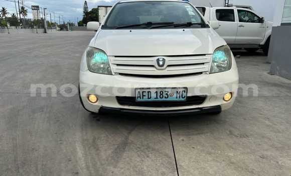 Comprar Usado Toyota IST Branco Carro em Maputo em Maputo