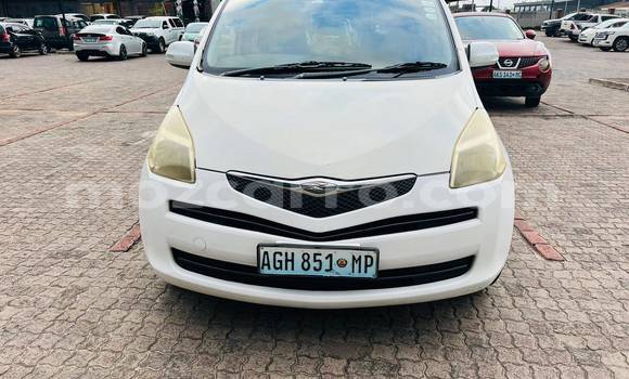 Tenga Tsaru Toyota Ractis Chena Mota in Búzi in Sofala Tenga Tsaru Toyota Ractis Chena Mota in Búzi in Sofala