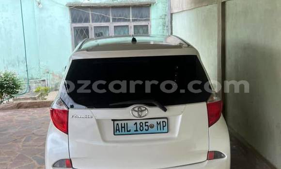 Buy Used Toyota Ractis White Car in Búzi in Sofala Buy Used Toyota Ractis White Car in Búzi in Sofala