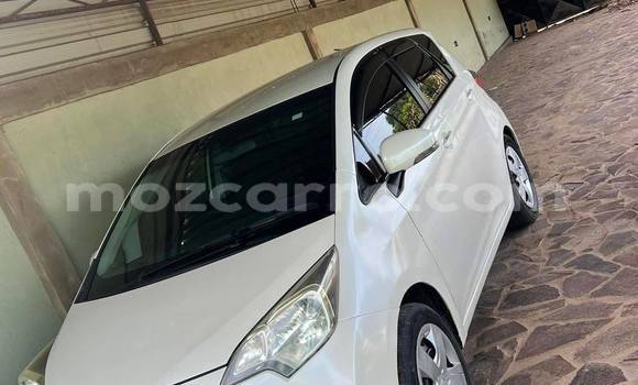 Buy Used Toyota Ractis White Car in Búzi in Sofala Buy Used Toyota Ractis White Car in Búzi in Sofala