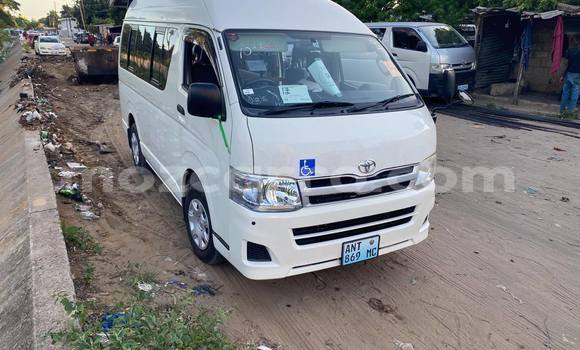 Nunua Ilio tumika Toyota Hiace Nyeupe Gari ndani ya Boane nchini Maputo
