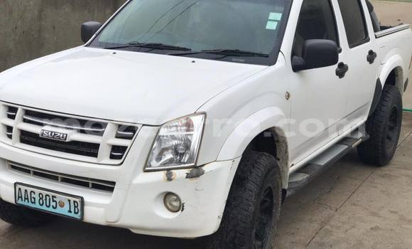Comprar Usado Isuzu D-MAX Branco Carro em Caia em Sofala
