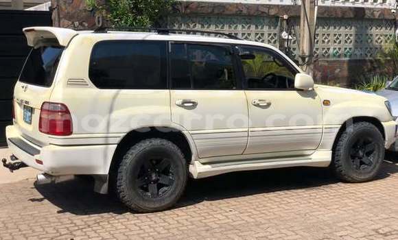 Buy Used Toyota Land Cruiser White Car in Boane in Maputo Buy Used Toyota Land Cruiser White Car in Boane in Maputo