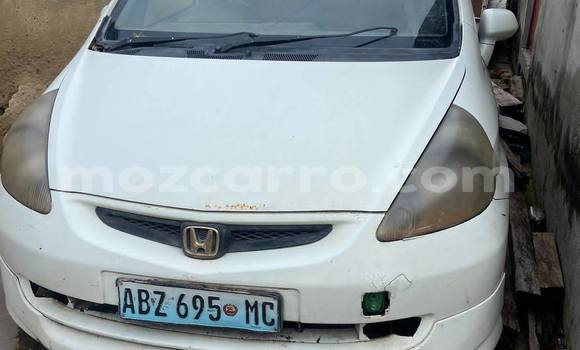 Comprar Usado Honda Fit Branco Carro em Búzi em Sofala Comprar Usado Honda Fit Branco Carro em Búzi em Sofala