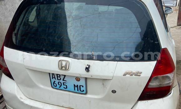 Buy Used Honda Fit White Car in Búzi in Sofala Buy Used Honda Fit White Car in Búzi in Sofala
