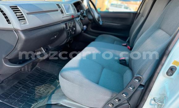 Nunua Ilio tumika Toyota Hiace Nyeupe Gari ndani ya Maputo nchini Maputo Nunua Ilio tumika Toyota Hiace Nyeupe Gari ndani ya Maputo nchini Maputo