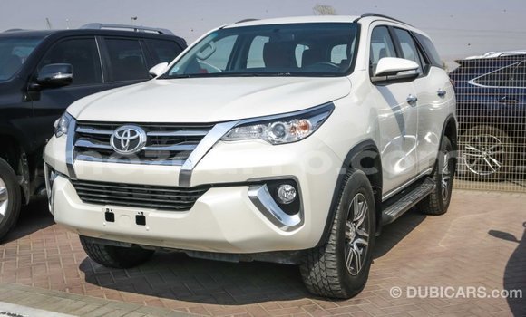 Nunua Imported Toyota Fortuner Nyeupe Gari ndani ya Import - Dubai nchini Cabo Delgado Nunua Imported Toyota Fortuner Nyeupe Gari ndani ya Import - Dubai nchini Cabo Delgado